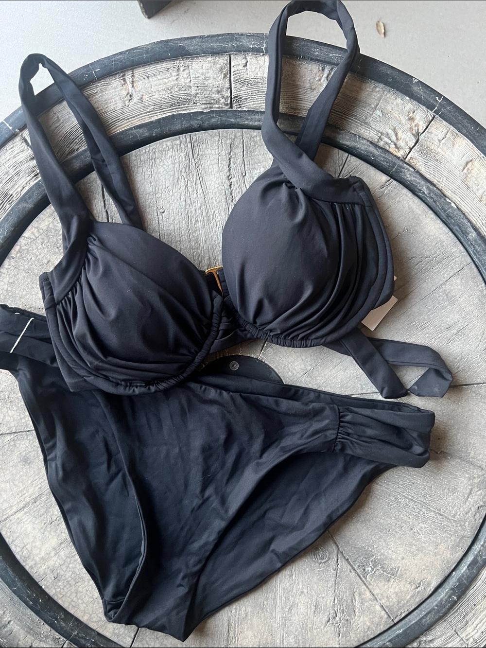 Stunning BECCA Black Ruched Underwire Bikini Two-Piece outstanding quality set.